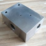 waterjet-ciecie-woda-robocut-gdynia-wykonywanie-otworow-w-stalowej-zlaczce-ultrawysokiego-cisnienia-3